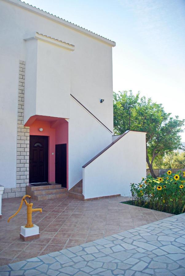 Apartments With A Parking Space Pag - 11358 Pag Town Exterior photo